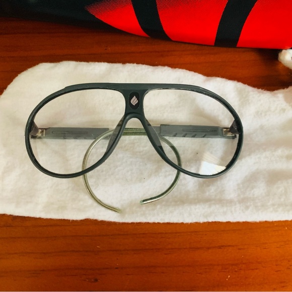 Vintage Ektelon Racquetball
Tennis Safety Glasses Eyewear
Stylish W/ cloth case - Picture 2 of 7